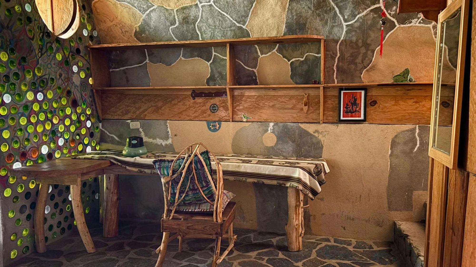 Earthship Atitlan Guest House Сан Маркос Ла Лагуна Екстериор снимка